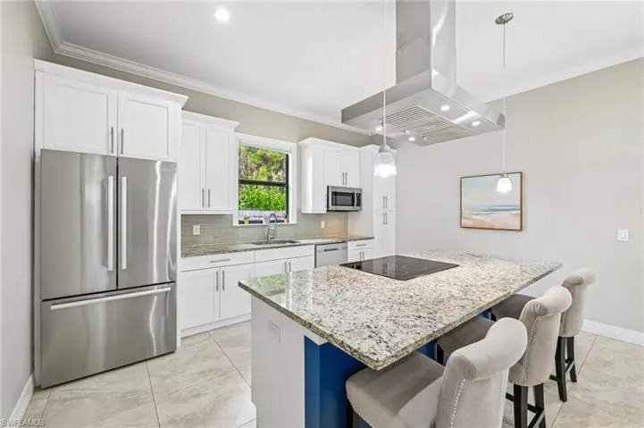 423 14th Ave Ne, Naples, Florida 34120