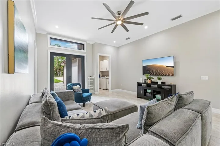 423 14th Ave Ne, Naples, Florida 34120