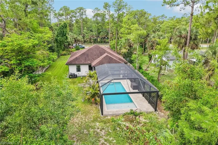 423 14th Ave Ne, Naples, Florida 34120