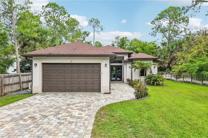 423 14th Ave Ne, Naples, Florida 34120