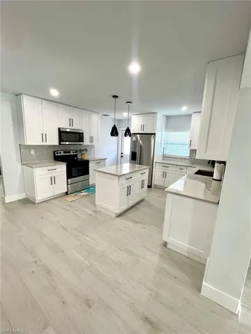 12511  Davis  BLVD, Fort Myers, FL 33905