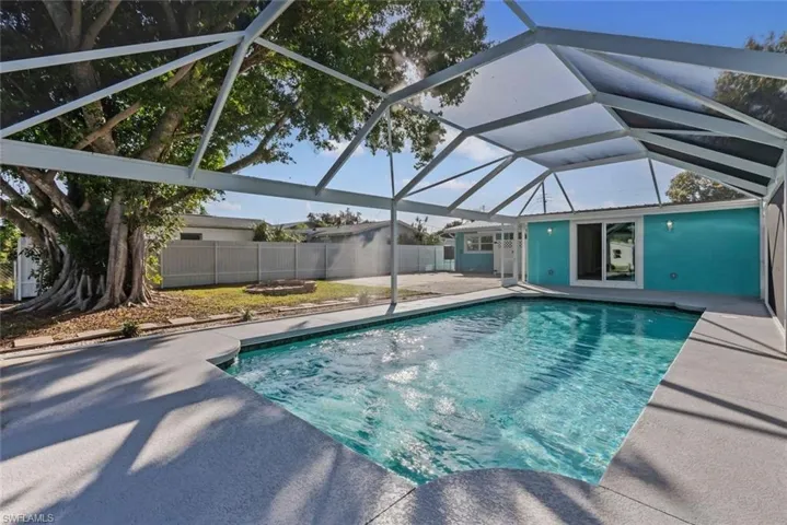 12511  Davis  BLVD, Fort Myers, FL 33905