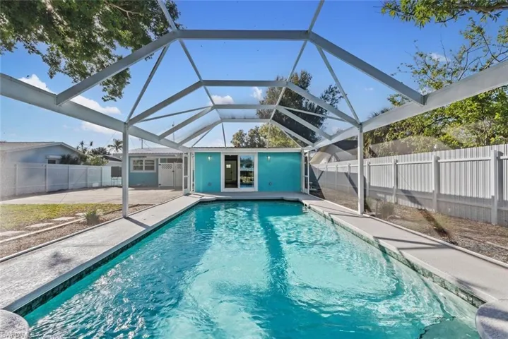 12511  Davis  BLVD, Fort Myers, FL 33905