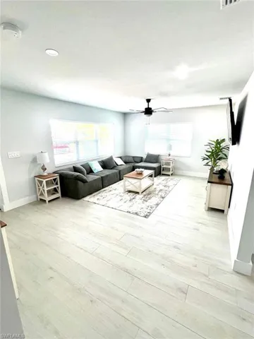 12511  Davis  BLVD, Fort Myers, FL 33905
