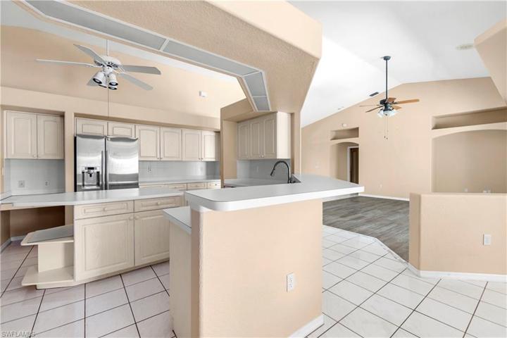 2540 Pebble Creek PL, PORT CHARLOTTE FL 33948