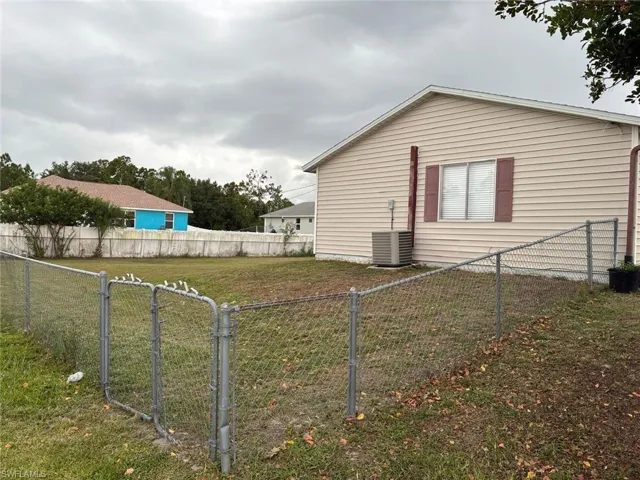 3409 23rd St W, Lehigh Acres, Florida 33971