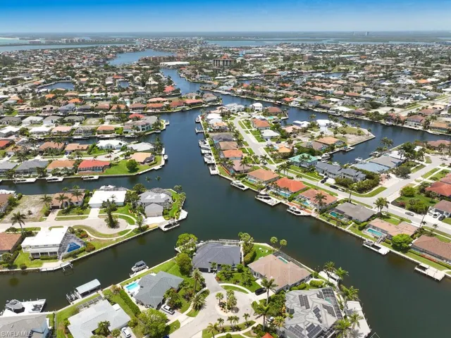 836 Saturn Ct, Marco Island, Florida 34145