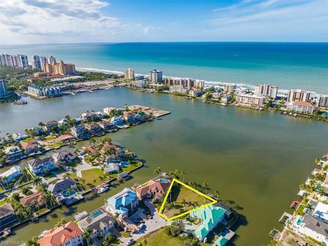 342 Bayside AVE, NAPLES FL 34108