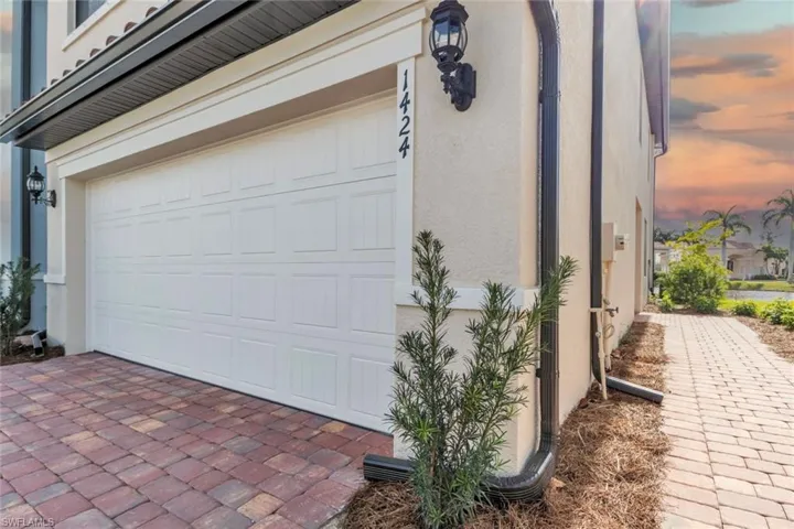 1424 Weeping Willow Ct, Cape Coral, Florida 33909