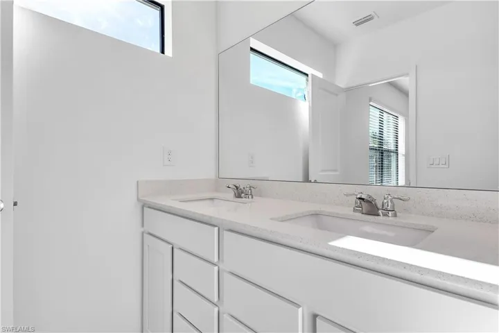 1424 Weeping Willow Ct, Cape Coral, Florida 33909