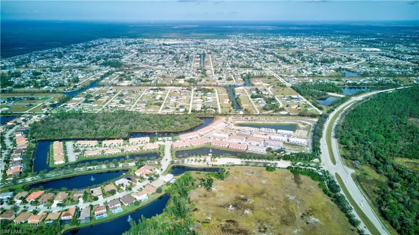 1424 Weeping Willow Ct, Cape Coral, Florida 33909