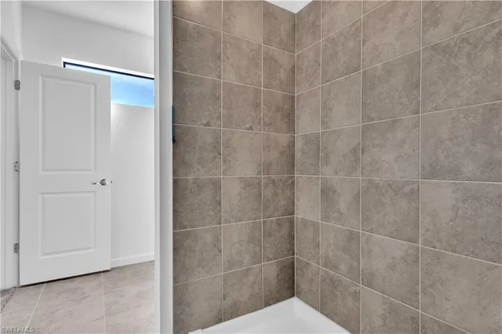 1424 Weeping Willow Ct, Cape Coral, Florida 33909