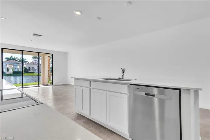 1424 Weeping Willow Ct, Cape Coral, Florida 33909
