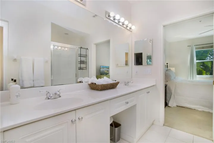 4690  Hawks Nest  WAY, Naples, FL 34114