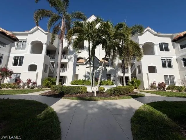 View of apartment building / complex