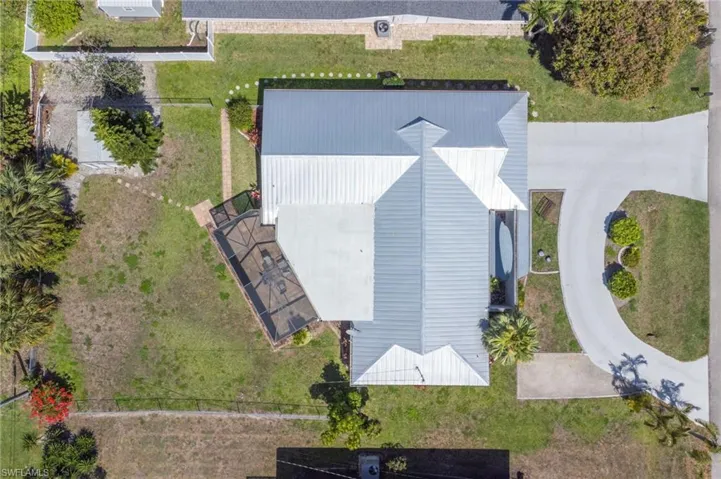 Aerial view of property and surrounding area
