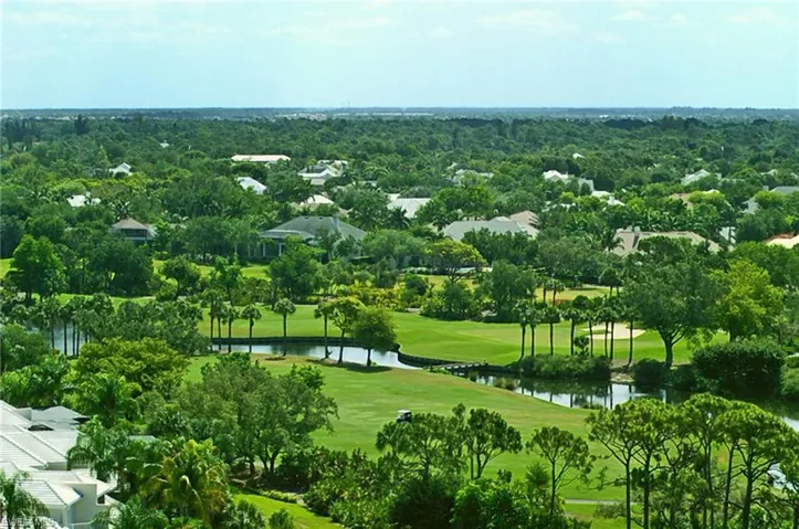 537  Tierra Mar W LN, Naples, FL 34108