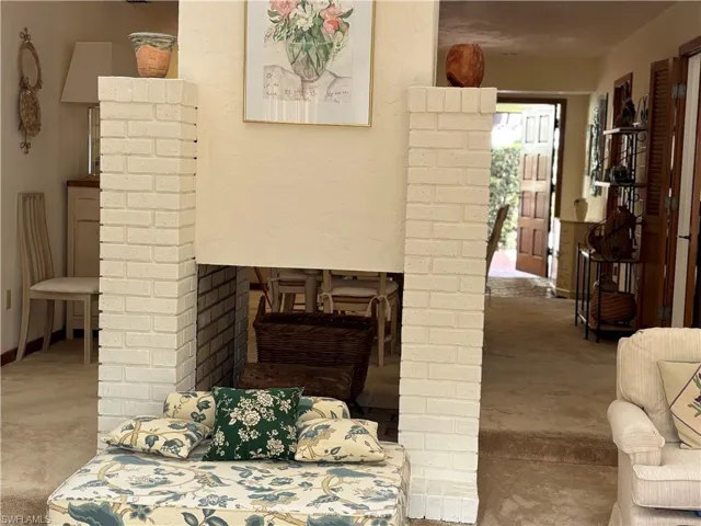 537  Tierra Mar W LN, Naples, FL 34108