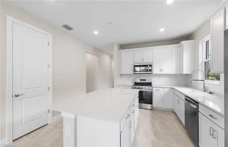7148 Chapel Creek Ln, North Fort Myers, Florida 33917