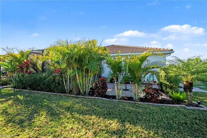 View of side yard