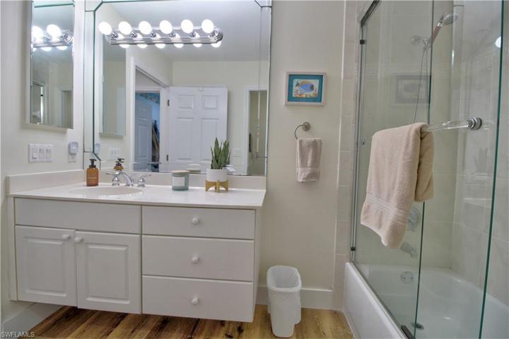 6770  Beach Resort  DR, Naples, FL 34114