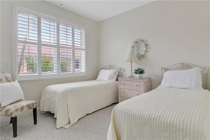 6770  Beach Resort  DR, Naples, FL 34114