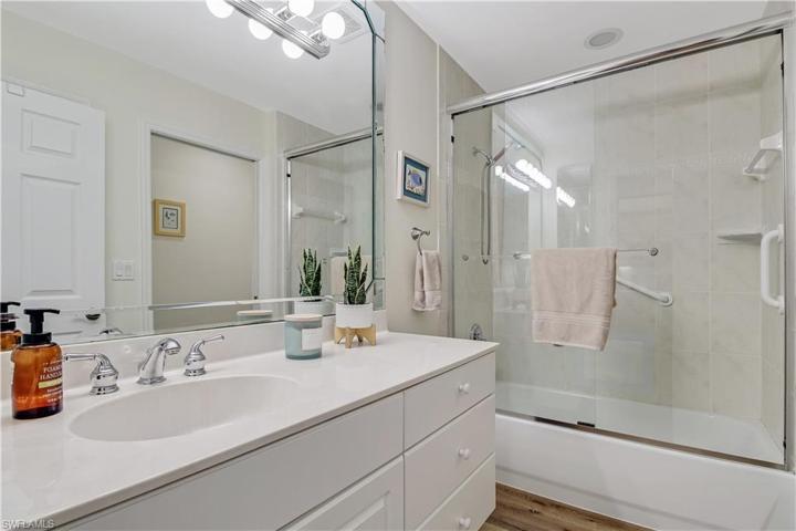 6770  Beach Resort  DR, Naples, FL 34114