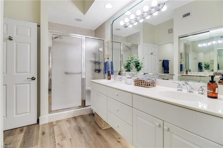 6770  Beach Resort  DR, Naples, FL 34114