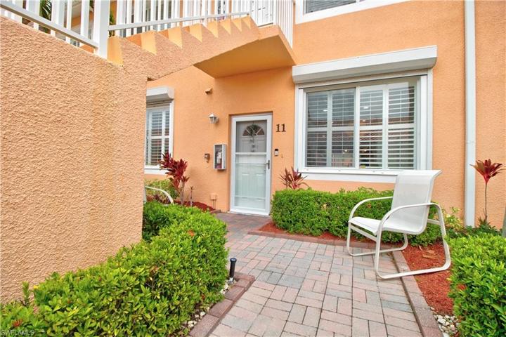 6770  Beach Resort  DR, Naples, FL 34114