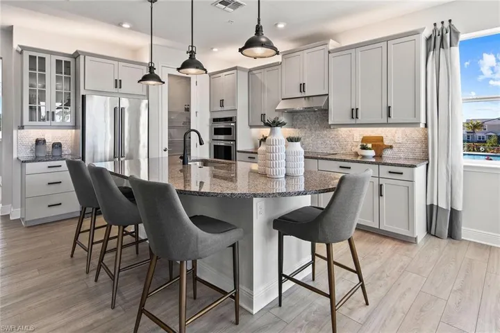 Model Breakfast Bar