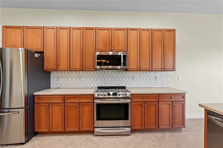 8429  Laurel Lakes  BLVD, Naples, FL 34119