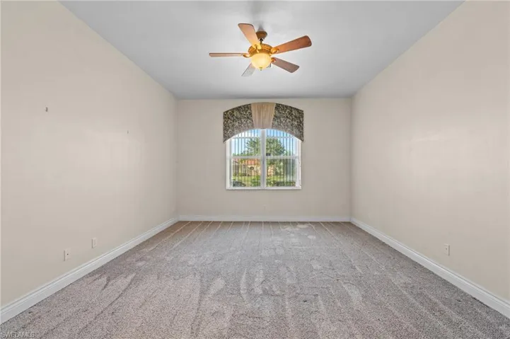 8429  Laurel Lakes  BLVD, Naples, FL 34119