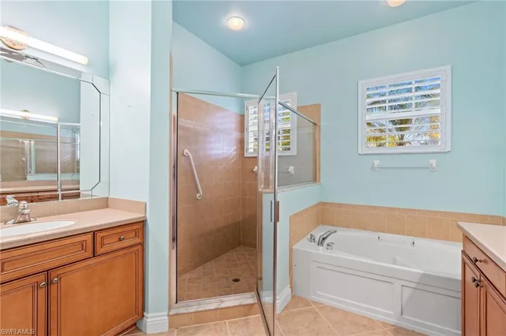 8429  Laurel Lakes  BLVD, Naples, FL 34119