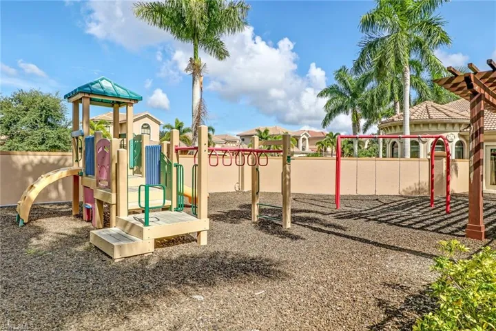 1545  Serrano  CIR, Naples, FL 34105