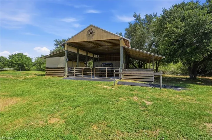 Barn