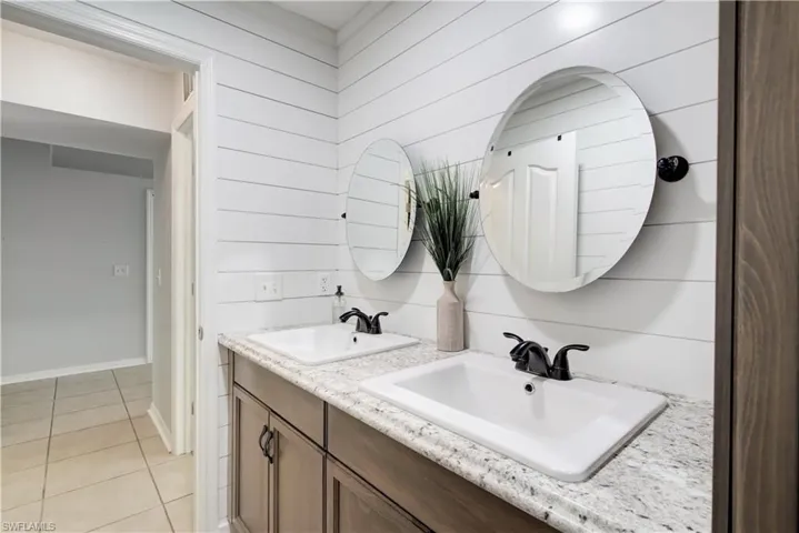 4570 16th St Ne, Naples, Florida 34120