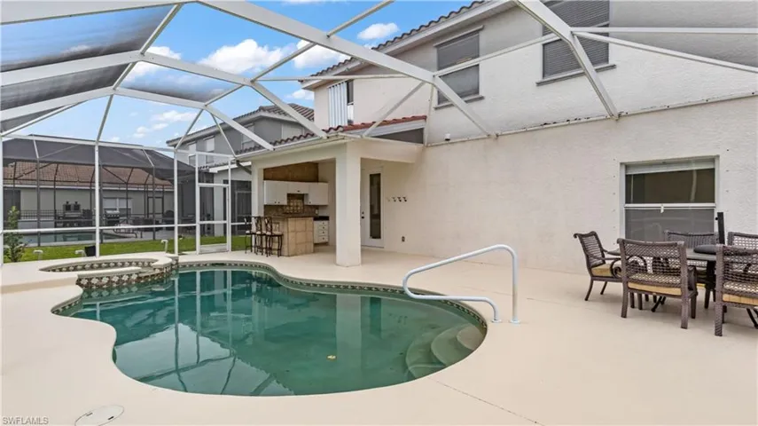 2125 Cape Heather CIR, CAPE CORAL FL 33991