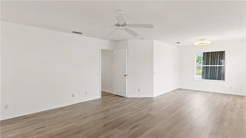 2125 Cape Heather CIR, CAPE CORAL FL 33991
