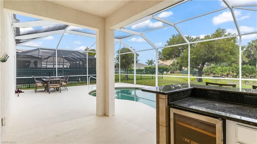 2125 Cape Heather CIR, CAPE CORAL FL 33991