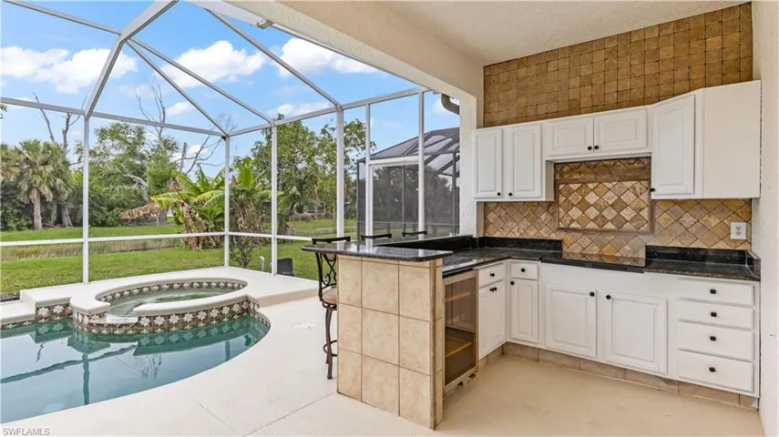 2125 Cape Heather CIR, CAPE CORAL FL 33991