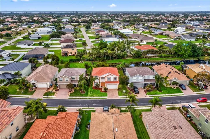 2125 Cape Heather CIR, CAPE CORAL FL 33991