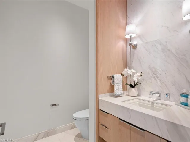Powder bath