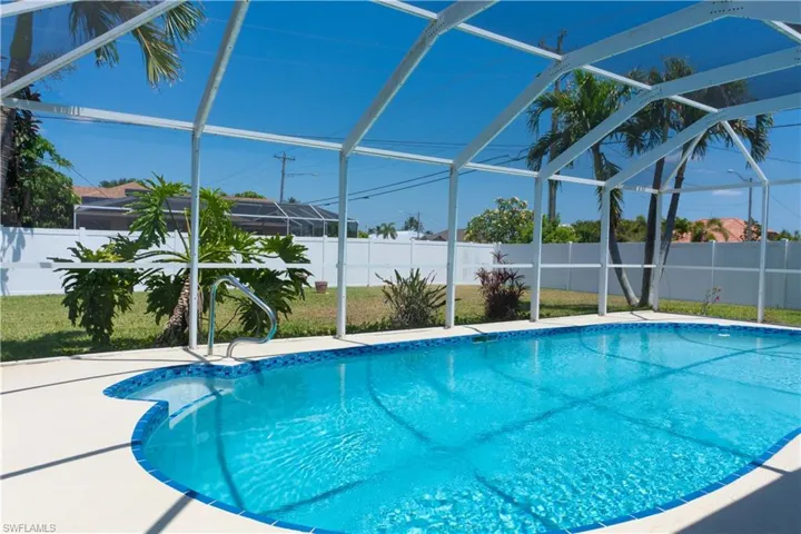 401 SW 43rd  TER, Cape Coral, FL 33914