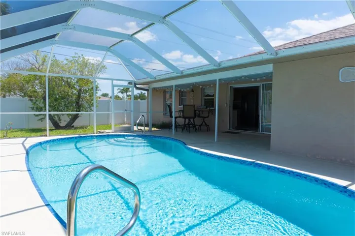 401 SW 43rd  TER, Cape Coral, FL 33914