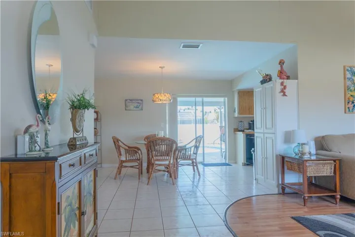 401 SW 43rd  TER, Cape Coral, FL 33914