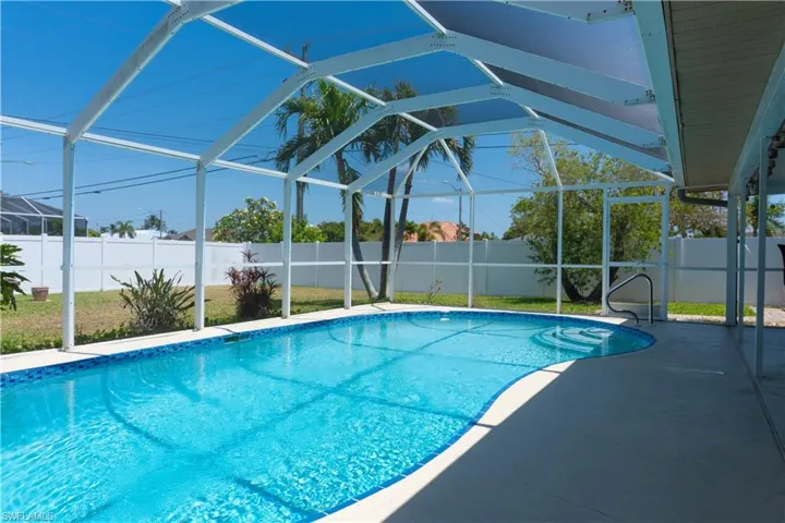 401 SW 43rd  TER, Cape Coral, FL 33914