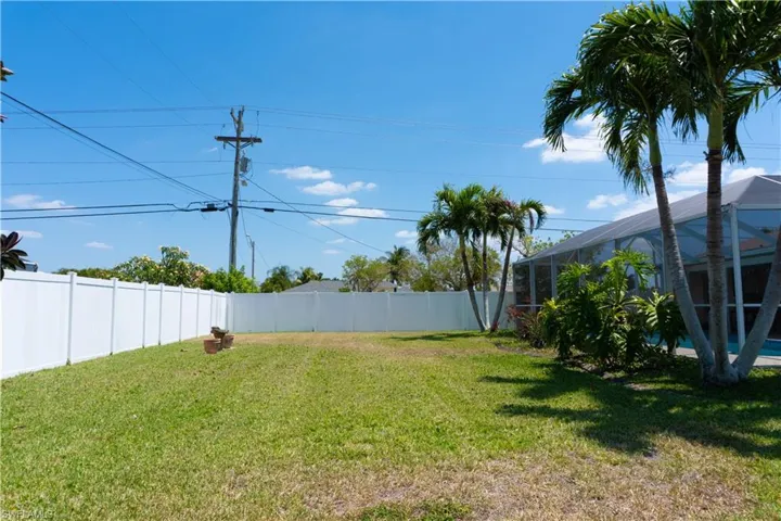 401 SW 43rd  TER, Cape Coral, FL 33914