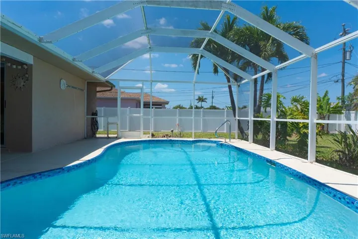 401 SW 43rd  TER, Cape Coral, FL 33914