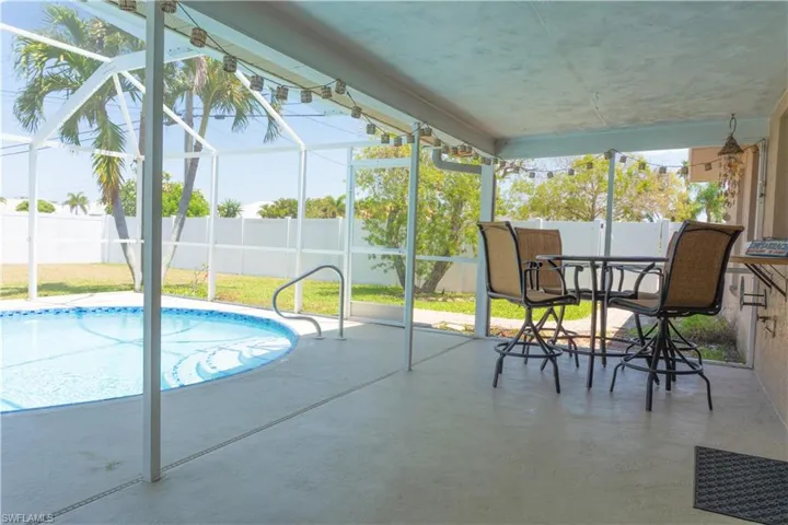 401 SW 43rd  TER, Cape Coral, FL 33914