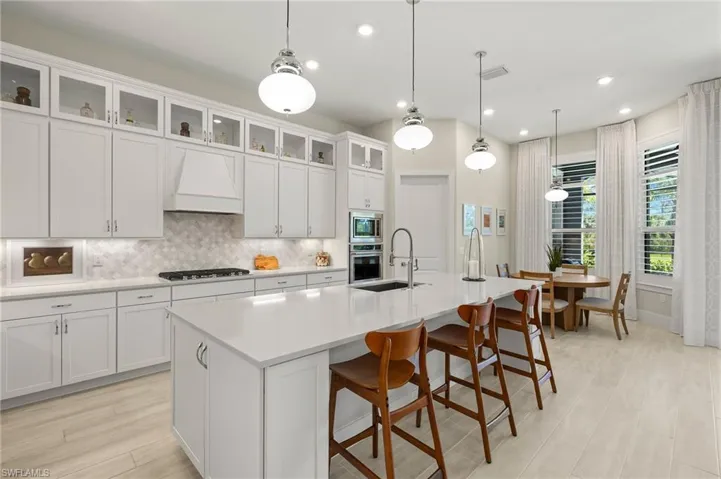 Kitchen/Breakfast Bar
